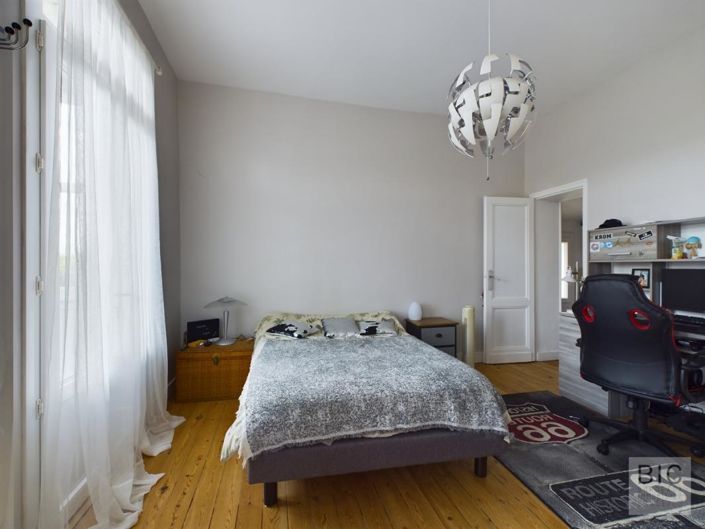 Image No.12-6 Bed House for sale