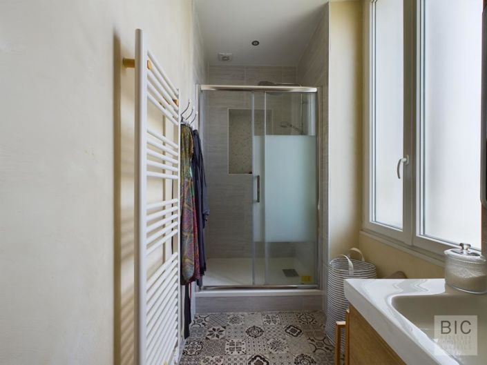 Image No.14-6 Bed House for sale