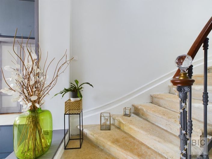 Image No.2-6 Bed House for sale