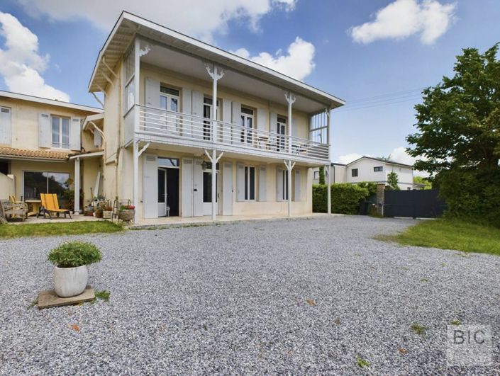 Image No.20-6 Bed House for sale