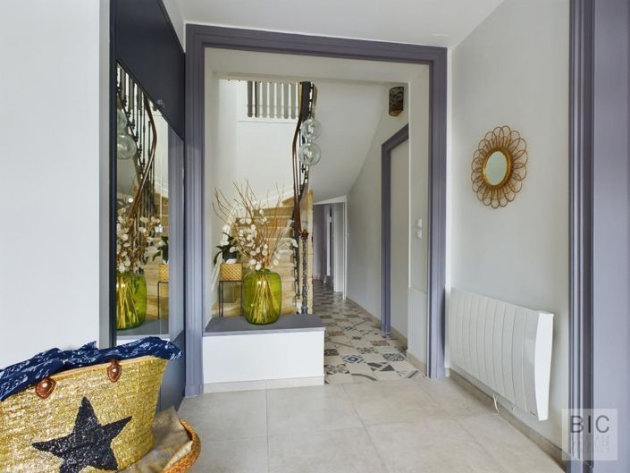 Image No.4-6 Bed House for sale