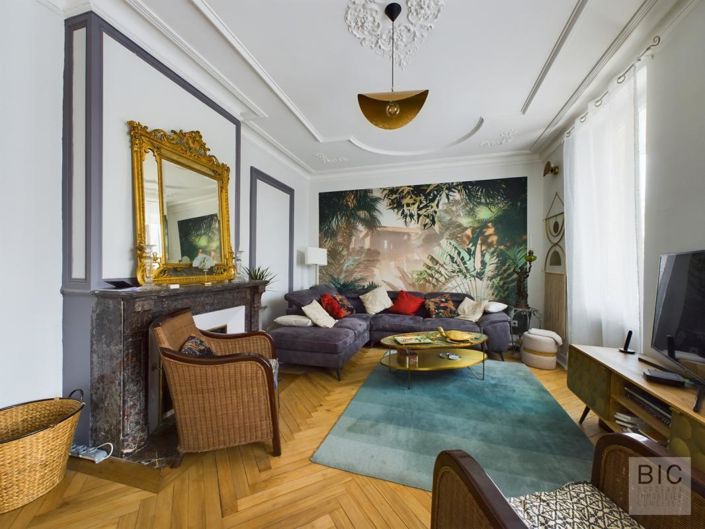 Image No.5-6 Bed House for sale