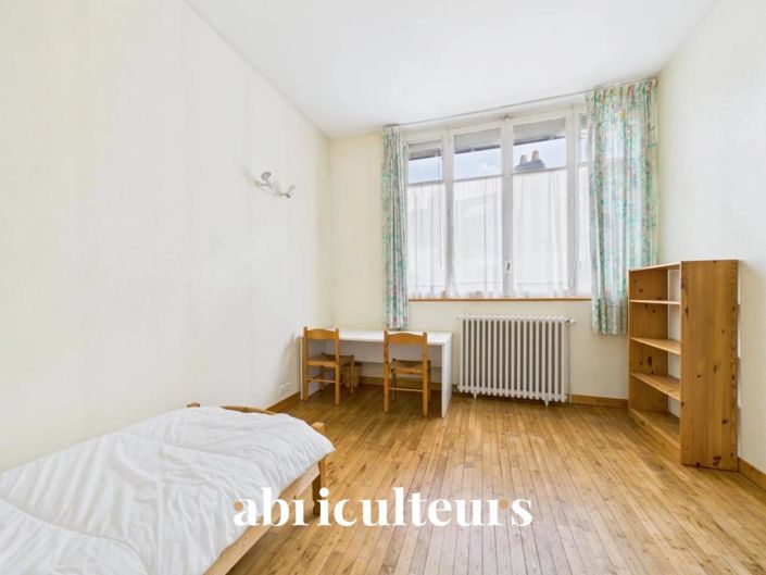 Image No.13-6 Bed House for sale