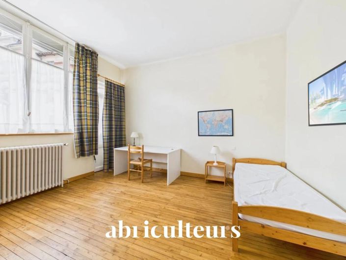 Image No.14-6 Bed House for sale