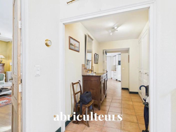 Image No.4-6 Bed House for sale