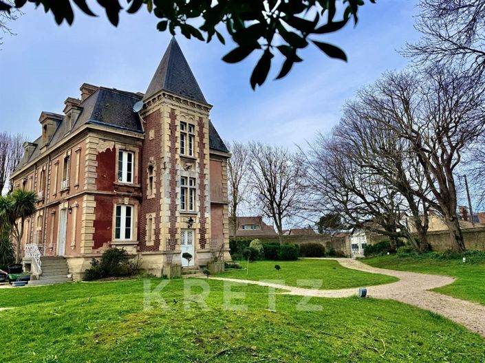 Image No.23-5 Bed Property for sale