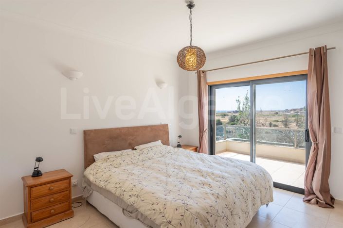 Image No.22-4 Bed House for sale