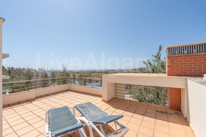 Image No.40-4 Bed House for sale