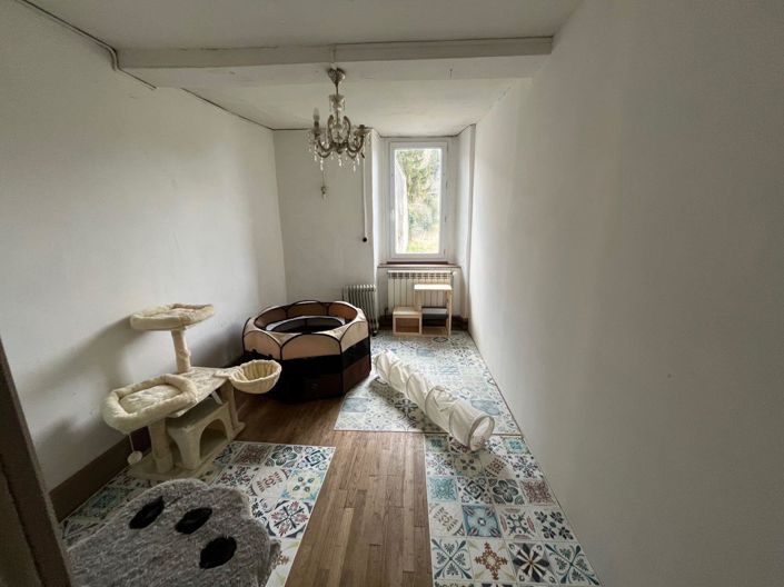 Image No.18-4 Bed House for sale