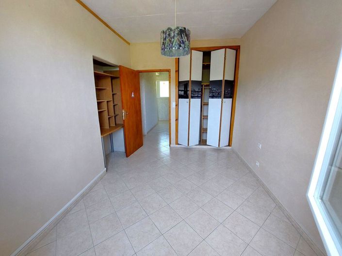 Image No.10-4 Bed House for sale