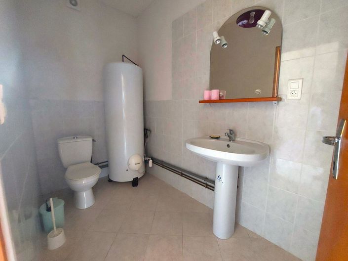 Image No.17-4 Bed House for sale