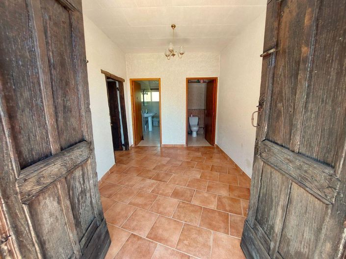 Image No.6-4 Bed House for sale