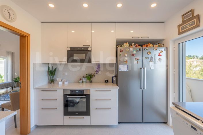 Image No.10-3 Bed House for sale