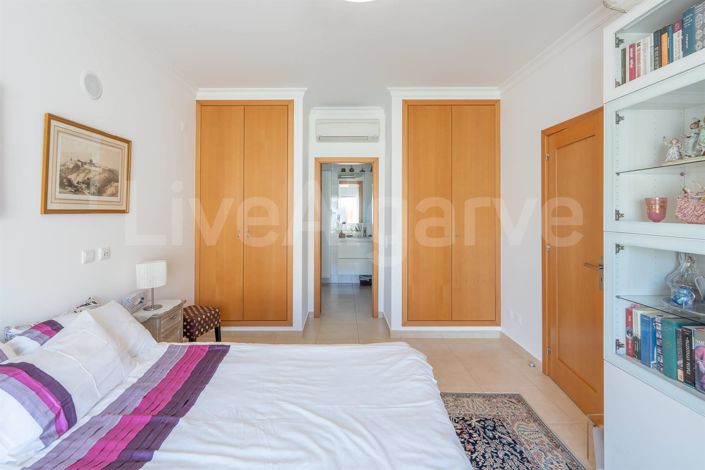 Image No.17-3 Bed House for sale