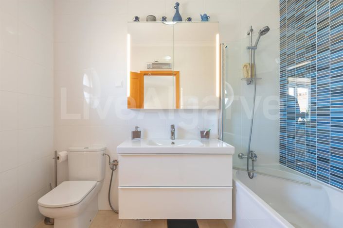 Image No.27-3 Bed House for sale