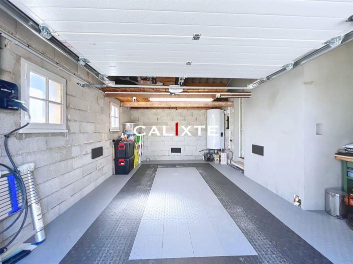 Image No.12-2 Bed House for sale
