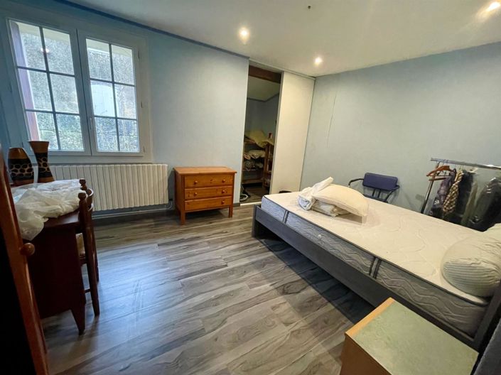 Image No.12-2 Bed House for sale