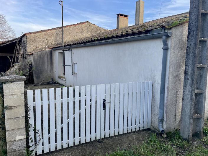 Image No.6-2 Bed House for sale