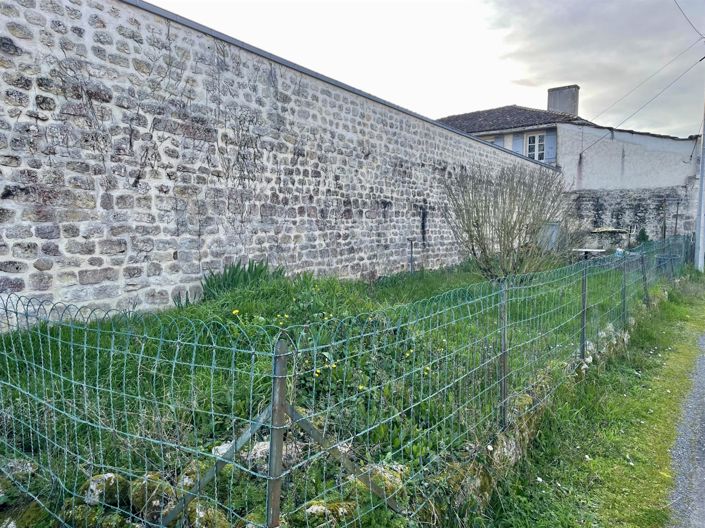 Image No.8-2 Bed House for sale