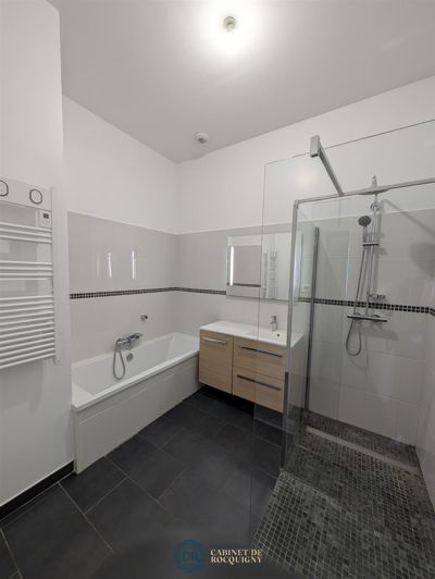 Image No.11-3 Bed Apartment for sale