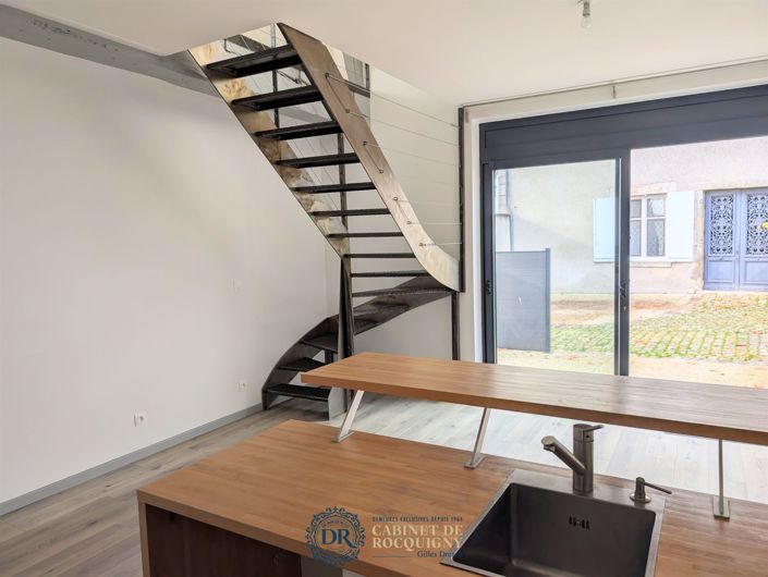Image No.8-2 Bed House for sale