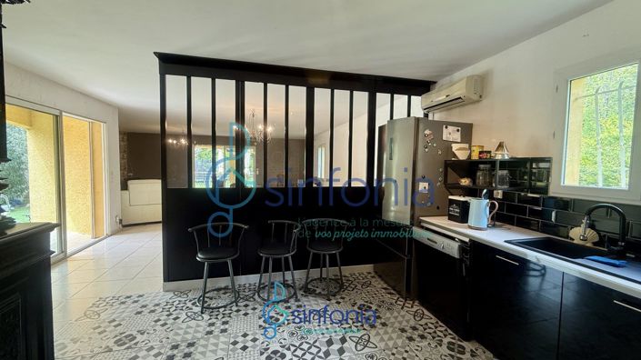 Image No.10-4 Bed House for sale