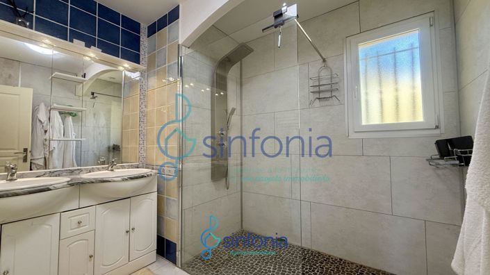 Image No.15-4 Bed House for sale