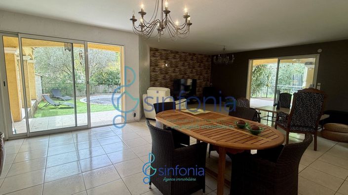 Image No.8-4 Bed House for sale