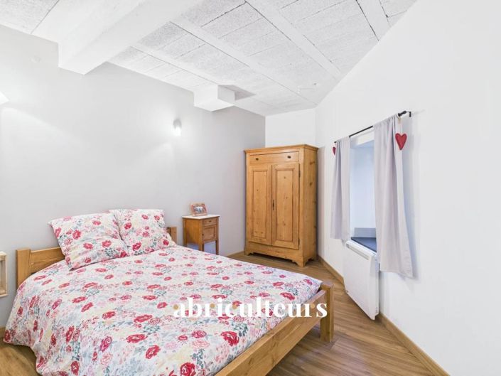 Image No.17-8 Bed House for sale