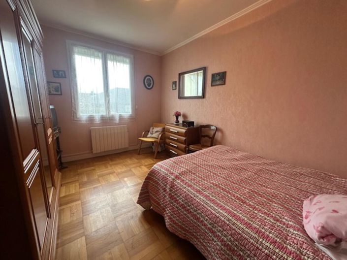 Image No.6-2 Bed House for sale