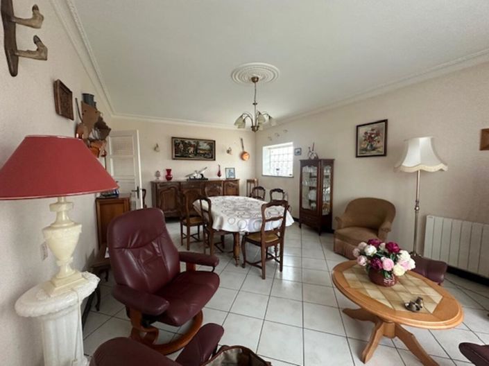 Image No.9-2 Bed House for sale