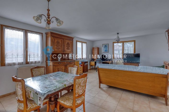 Image No.6-4 Bed House for sale