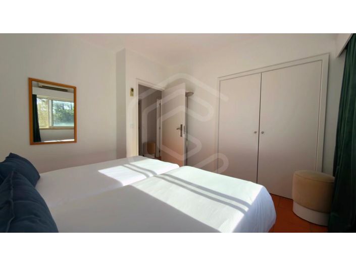 Image No.13-2 Bed House for sale