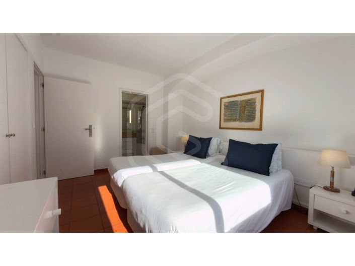 Image No.21-2 Bed House for sale
