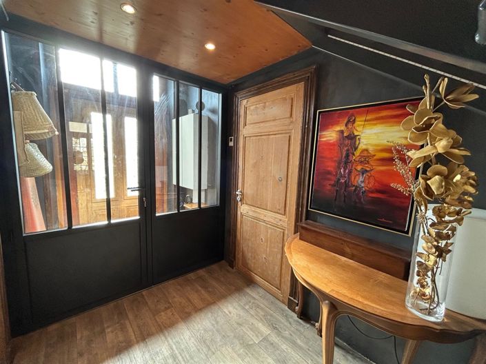 Image No.2-5 Bed House for sale