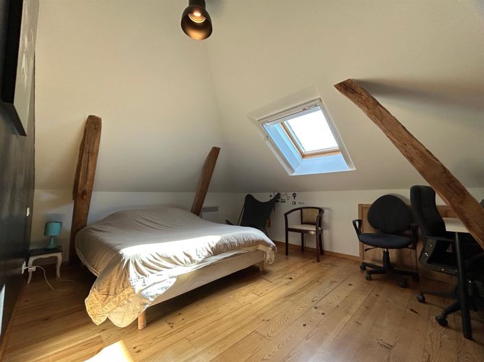 Image No.8-5 Bed House for sale