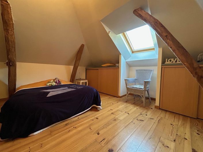 Image No.9-5 Bed House for sale