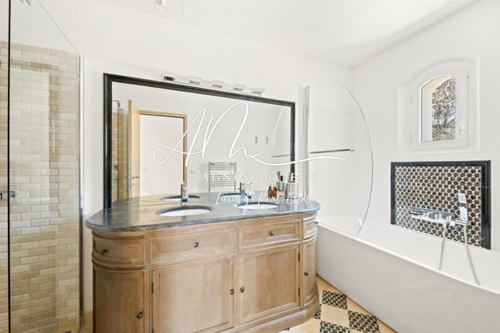 Image No.19-4 Bed House for sale