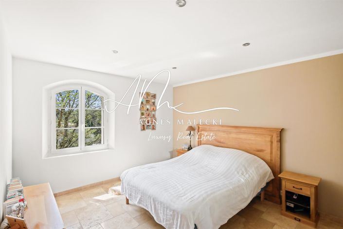 Image No.26-4 Bed House for sale