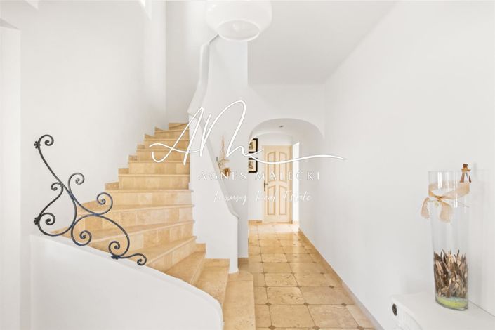 Image No.8-4 Bed House for sale