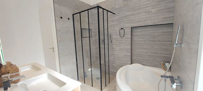 Image No.14-3 Bed House for sale