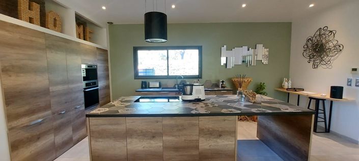 Image No.8-3 Bed House for sale