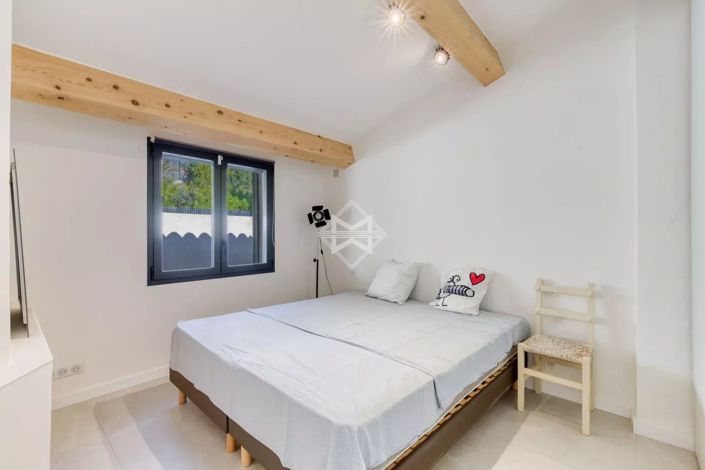 Image No.12-3 Bed House for sale