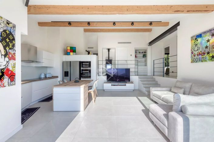 Image No.6-3 Bed House for sale