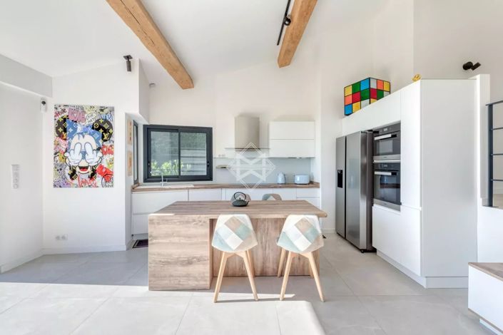 Image No.7-3 Bed House for sale