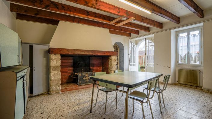 Image No.10-3 Bed House for sale