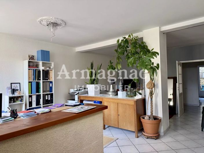 Image No.3-4 Bed House for sale