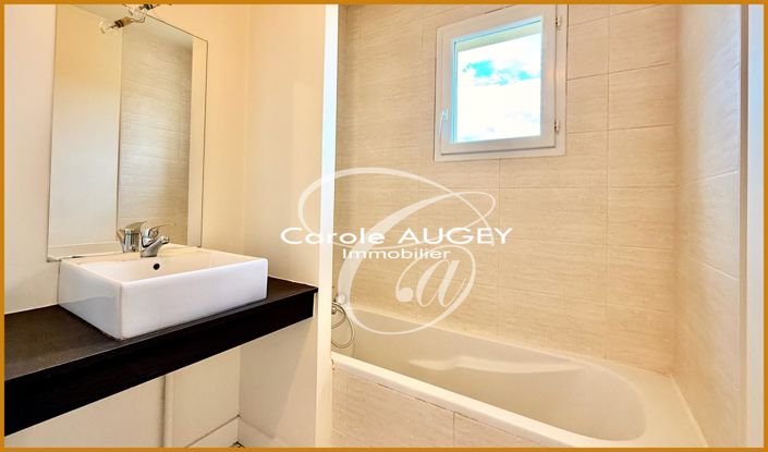 Image No.25-4 Bed House for sale