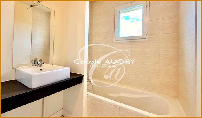 Image No.25-4 Bed House for sale