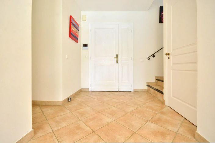 Image No.15-5 Bed House for sale